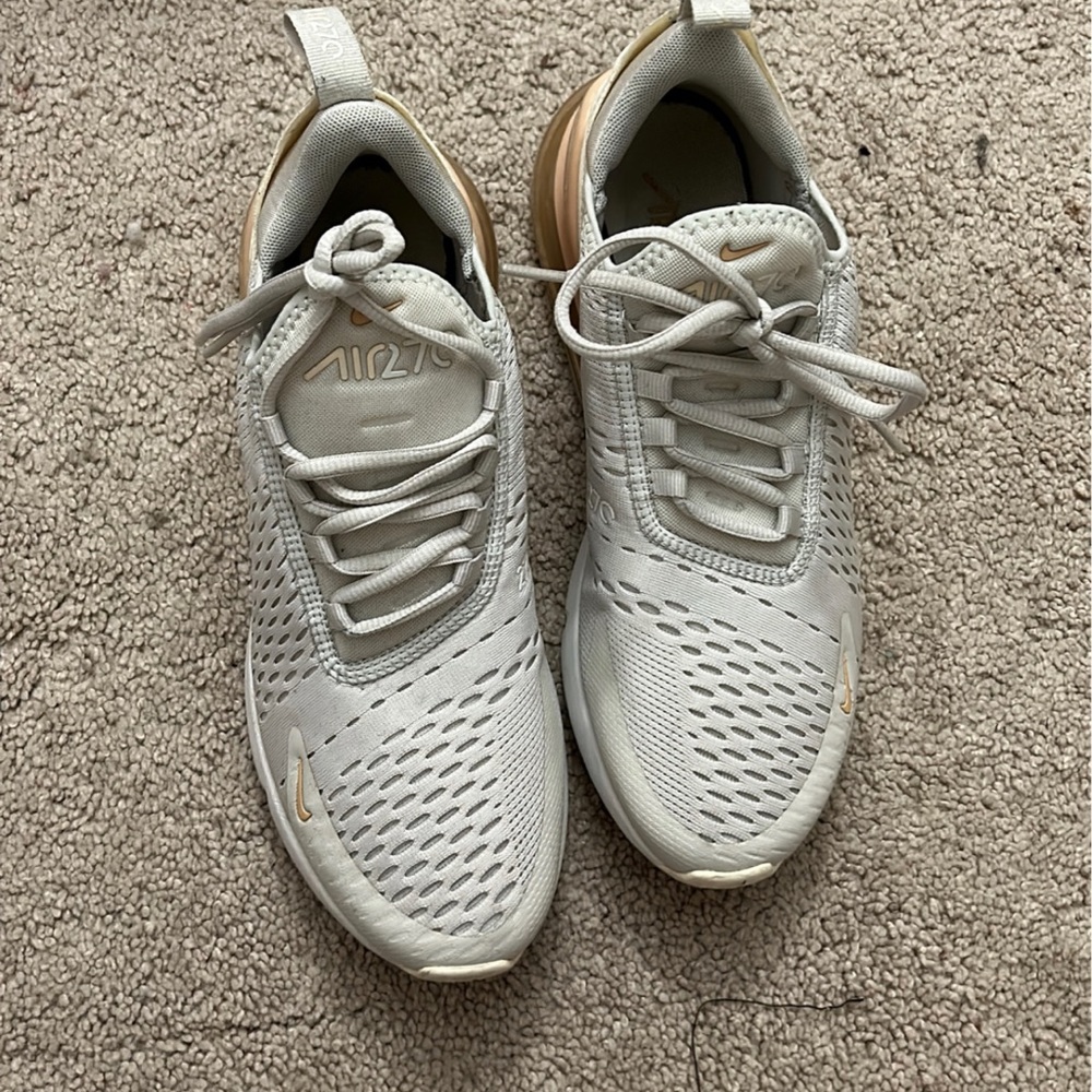 Nike womens’s air max 270. - Picture 3 of 3